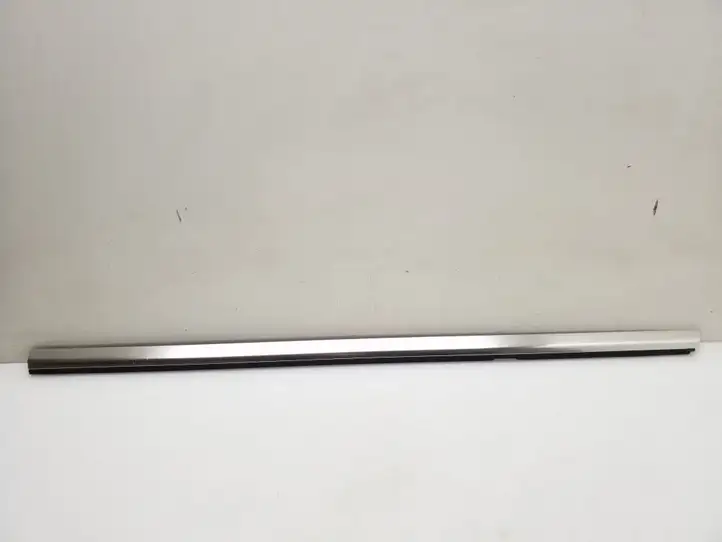 Mercedes-Benz CLA C117,X117,W117 (2013 - 2019) A1177350282 Накладка стекла задней двери — фото 1