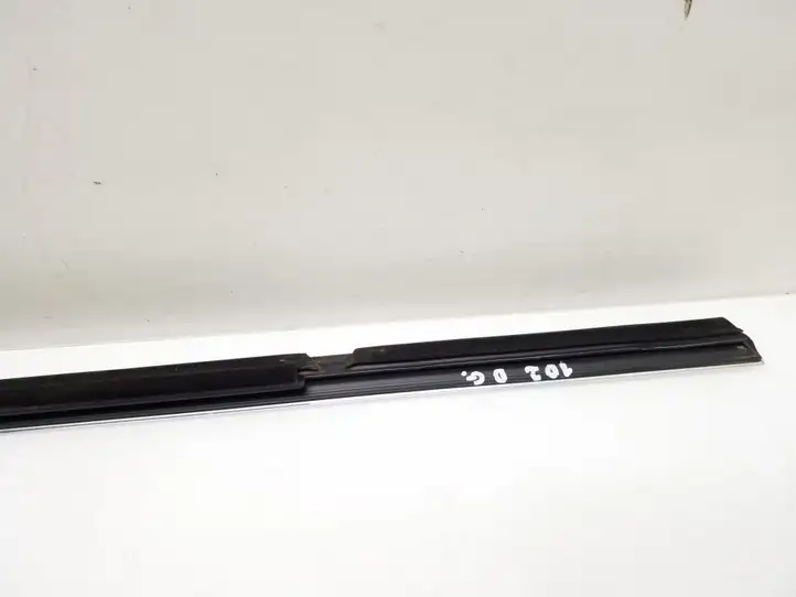 Mercedes-Benz CLA C117,X117,W117 (2013 - 2019) A1177350282 Накладка стекла задней двери — фото 6
