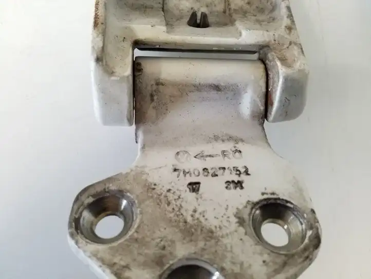 Volkswagen Transporter - Caravelle T5 (2003 - 2009) 7H0827152 Верхняя петля багажной двери — фото 3