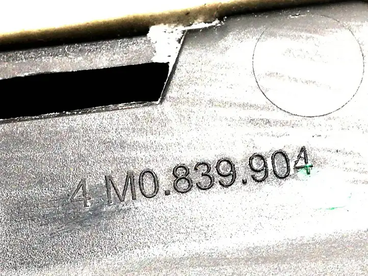 Audi Q7 4M (2015 - ) 4M0839904 Накладка стекла задней двери — фото 2