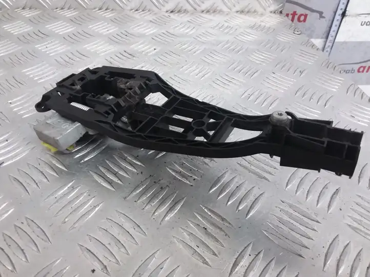 Opel Zafira B (2003 - 2006) 24463749 Крепление наружной ручки задней двери — фото 1