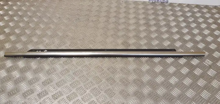 Audi Q7 4L (2005 - 2009) 4L0853764A Накладка стекла задней двери — фото 3