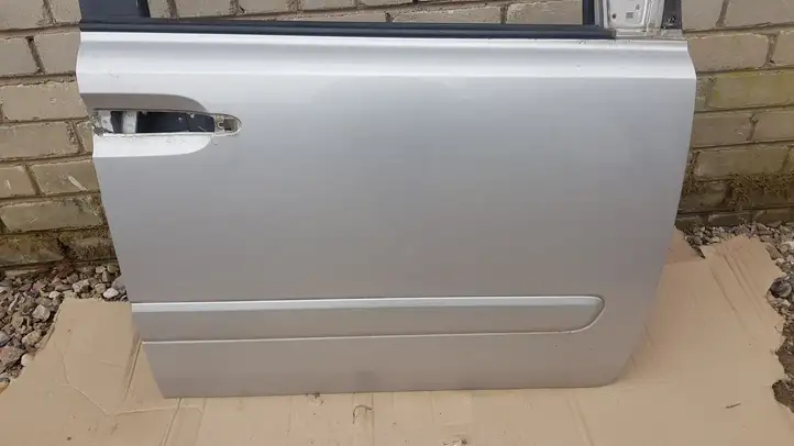 Kia Carnival (2006 - 2014) Дверь — фото 2