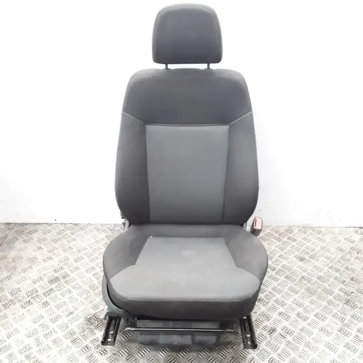 Opel Zafira (2003 - 2006)   Переднее сиденье пассажира