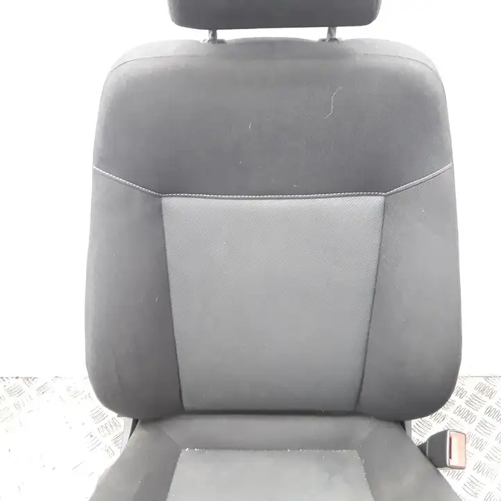 Opel Zafira (2003 - 2006)   Переднее сиденье пассажира