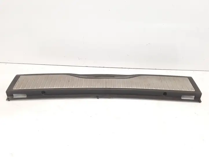 Opel Zafira B (2003 - 2006) 322225228 Отделка порога багажника — фото 3