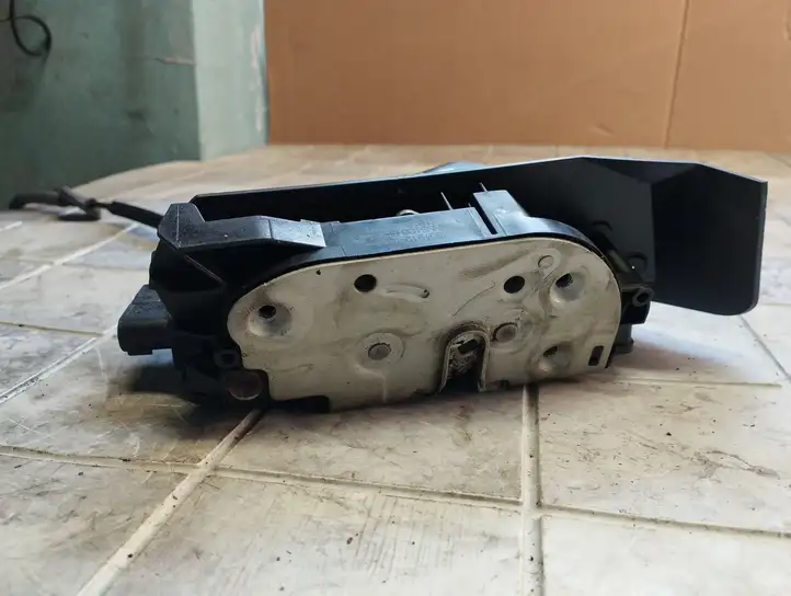 Ford B-MAX (2012 - 2018) AV1AR26413AB Замок раздвижной двери — фото 3