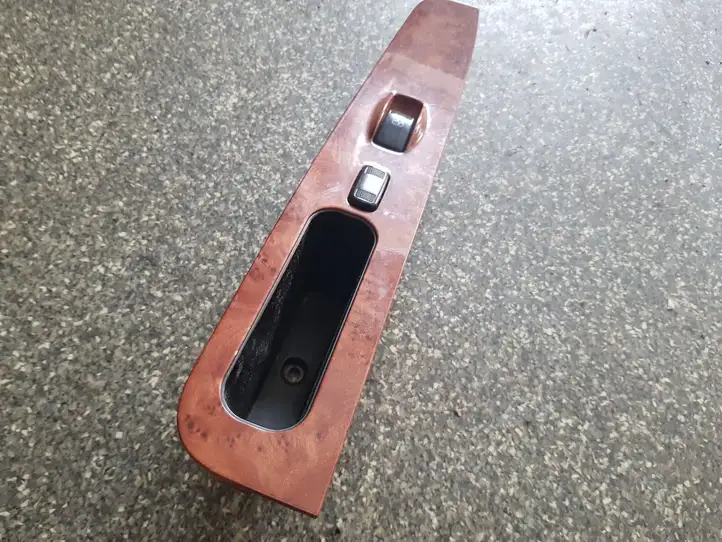 Kia Carnival (2002 - 2006) Кнопка стеклоподъемников — фото 2
