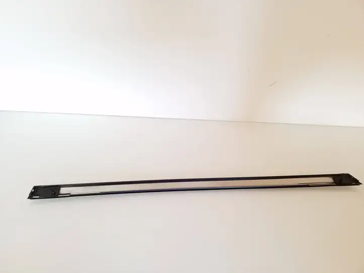 Mazda CX-7 (2009 - 2014) EH44RFR Накладка стекла задней двери — фото 2