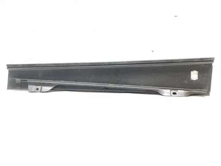 Volkswagen Touran II (2010 - 2016) 1T0839889 Накладка стекла задней двери — фото 2