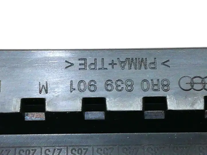 Audi Q5 SQ5 (2008 - 2012) 8R0839901M Накладка стекла задней двери — фото 3