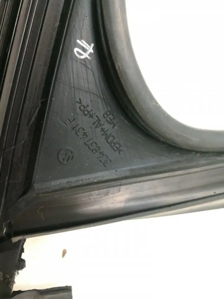 Volkswagen PASSAT B6 (2005 - 2010)  3C4837431F Отделка (молдинг) передней двери