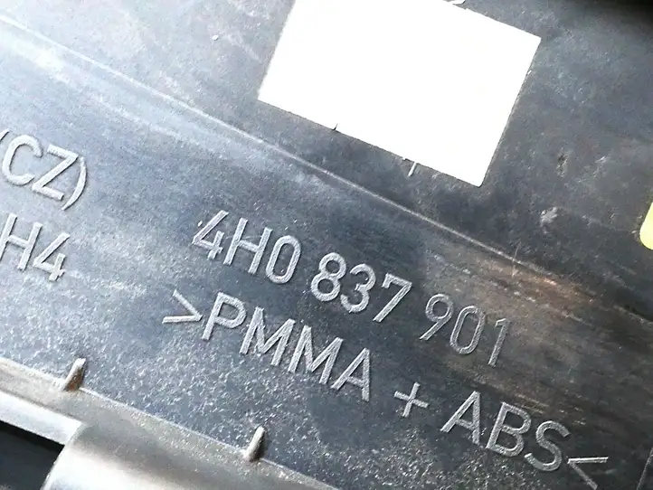 Audi A8 S8 D4 4H (2010 - 2014) 4H0837901 Накладка стекла передней двери — фото 4