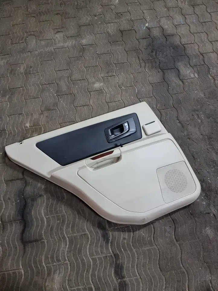 Cadillac SRX (2003 - 2006) 10385271 Обшивка задней двери — фото 1