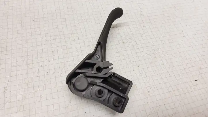 Volkswagen PASSAT B5.5 (2001 - 2005) 3B1823533 Ручка открытия капота — фото 3
