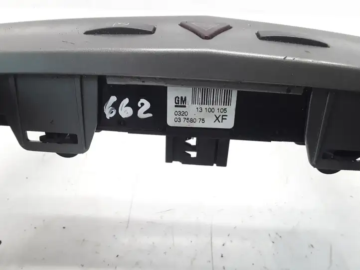 Opel Zafira B (2003 - 2006) 13145031 Центральный воздушный дефлектор — фото 9
