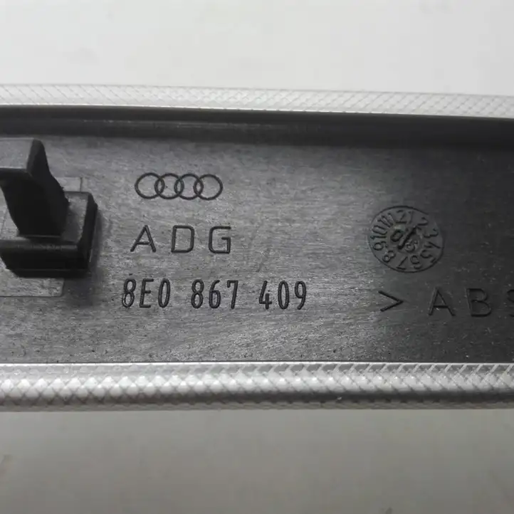 Audi A4 S4 B7 8E 8H (2004 - 2009) 8E0867409 Декоративная накладка передней двери — фото 3