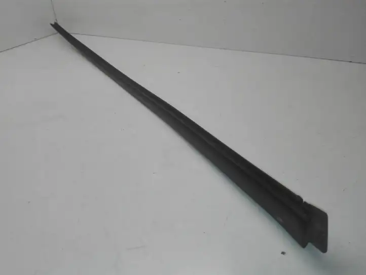 Audi A3/S3 8P (2004 - 2008) 8P0854328B Накладка стоек лобового стекла — фото 3