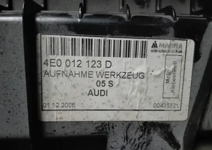 Audi A8 S8 D3 4E (2005 - 2007) 4E0012123D Ящик для инструментов — фото 5