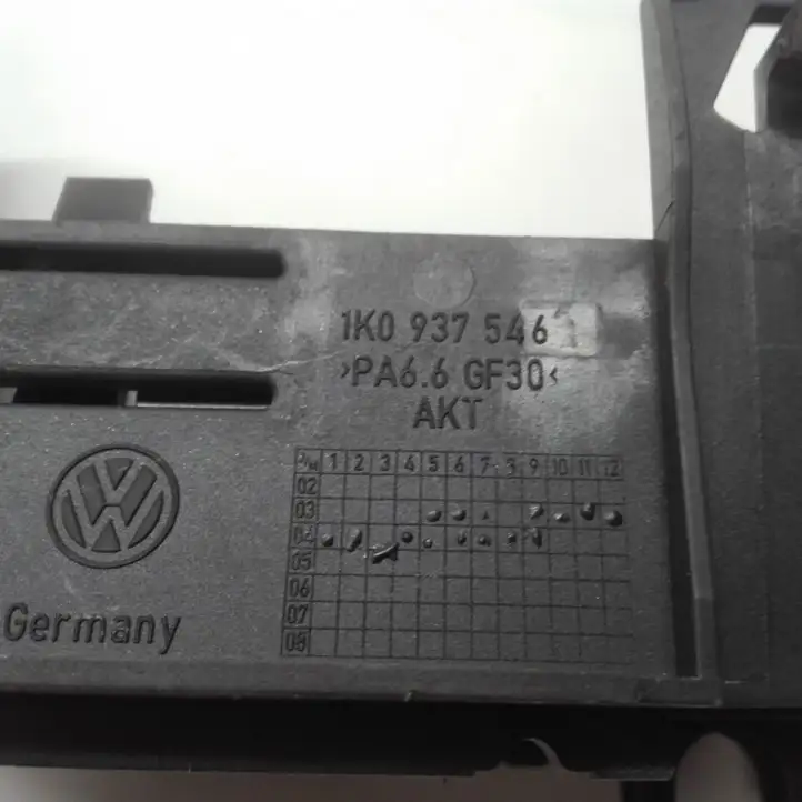 Volkswagen Golf V (2003 - 2009) 1K0937546 Прочие детали салона — фото 3
