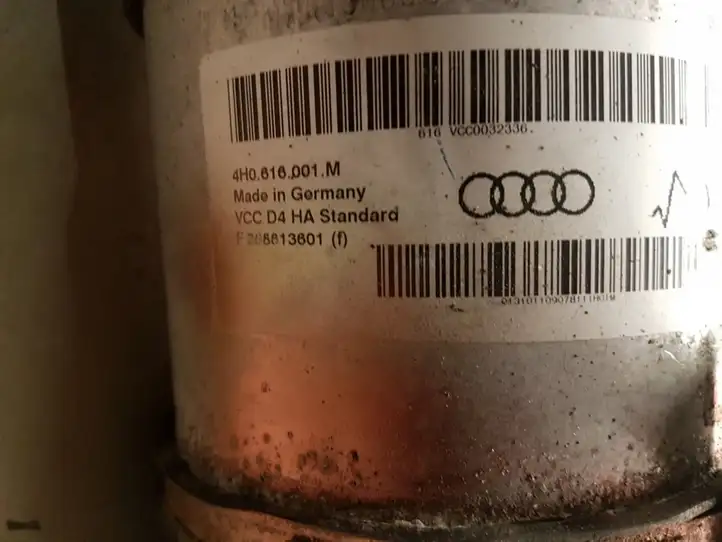 Audi A8 S8 D4 4H (2010 - 2014) 4H0616001M Задний амортизатор (пневмоподвеска) — фото 2