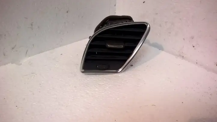 Audi A5 8T 8F (2007 - 2011) 8T2820901B Боковой воздушный дефлектор — фото 1