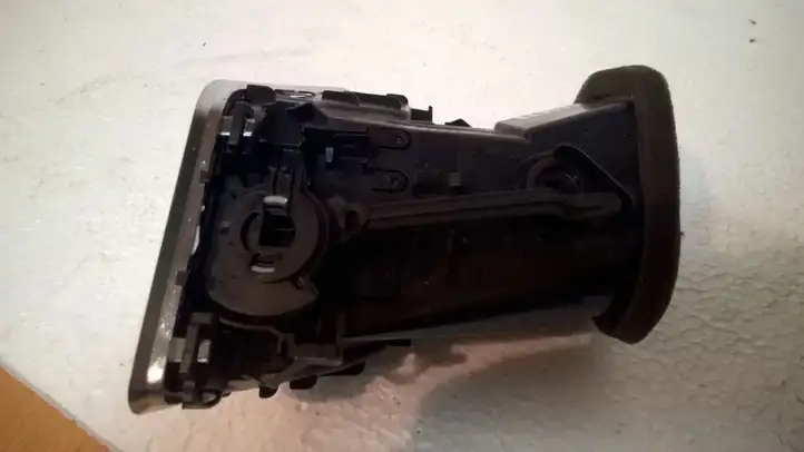 Audi A5 8T 8F (2007 - 2011) 8T2820901B Боковой воздушный дефлектор — фото 3