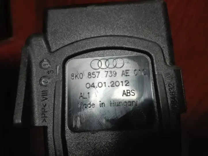 Audi A4 S4 B8 8K (2011 - 2015) 8K0857739AE Задний средний замок ремня — фото 3