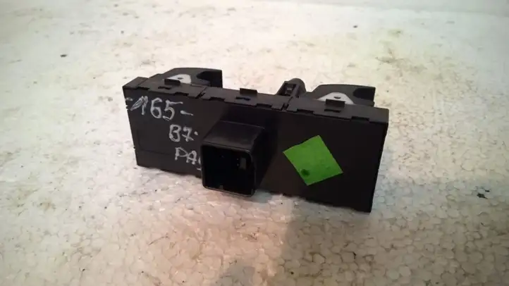 Volkswagen PASSAT B7 (2011 - 2014) 1K4959857B Кнопка стеклоподъемников — фото 4