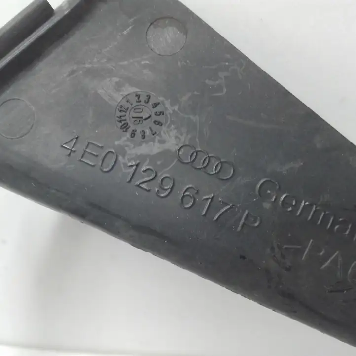Audi A8 S8 D3 4E (2005 - 2007) 4E0129617P Детали воздухозаборника — фото 4