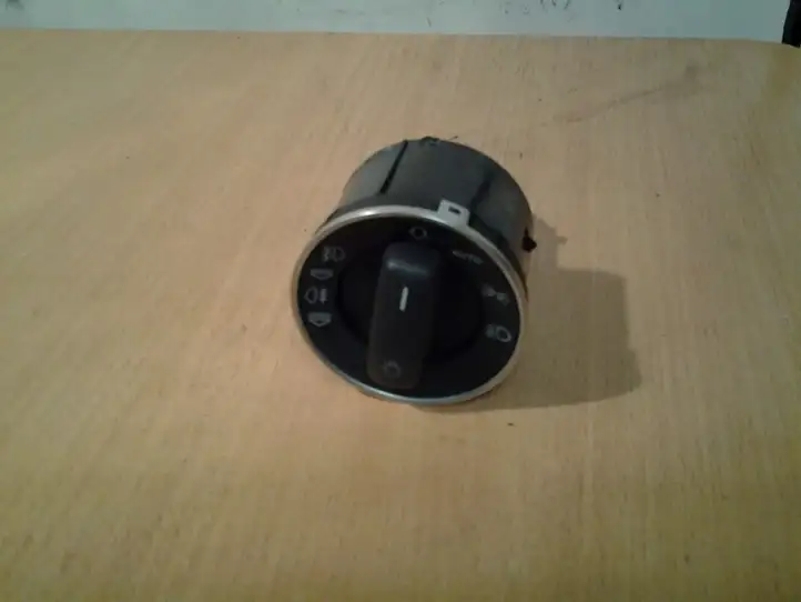 Audi A8 S8 D3 4E (2007 - 2010) 4E0941531G Включатель фонарей — фото 1