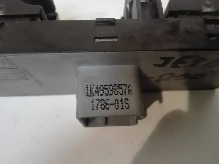 Volkswagen Jetta V (2005 - 2010) 1K4959857A Блок кнопок стеклоподъемников — фото 4