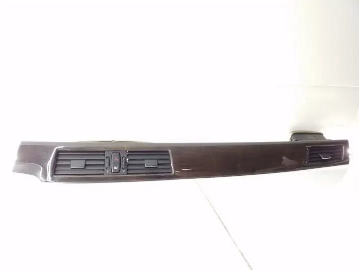 BMW 5 E60 E61 (2004 - 2010) 6989862 Центральный воздушный дефлектор — фото 1