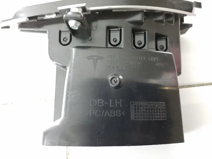 Tesla Model S (2016 - 2021) 100783400C Боковой воздушный дефлектор — фото 4