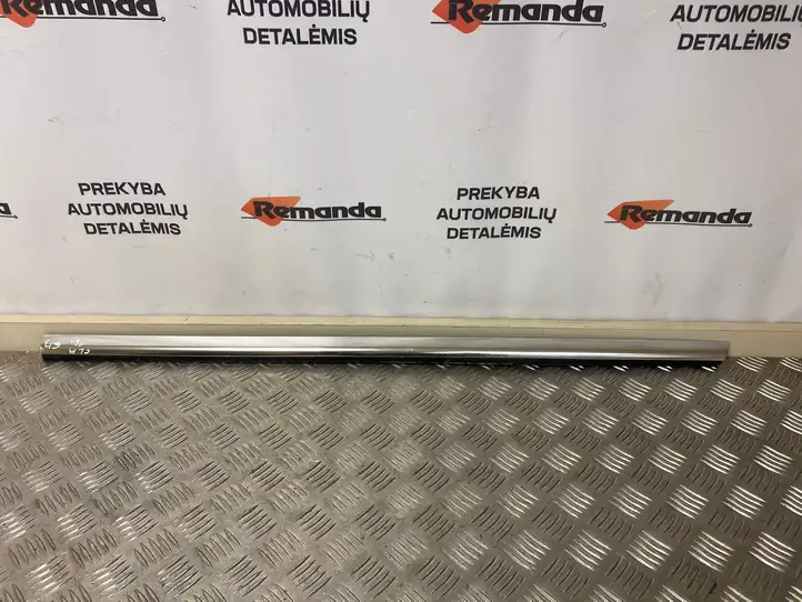 Mercedes-Benz CLA C117,X117,W117 (2013 - 2019) A1177350282 Накладка стекла задней двери — фото 1