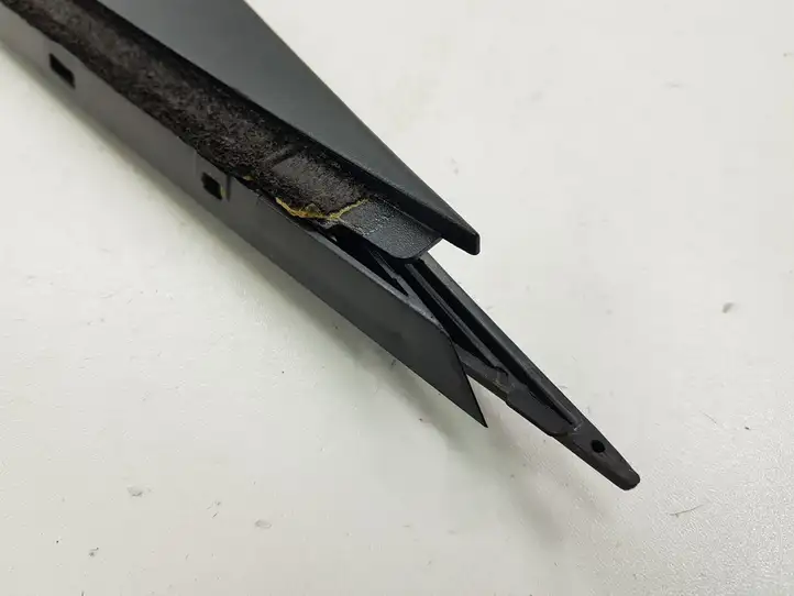 Toyota Corolla Verso AR10 (2004 - 2009) 674870F010 Накладка стекла задней двери — фото 4
