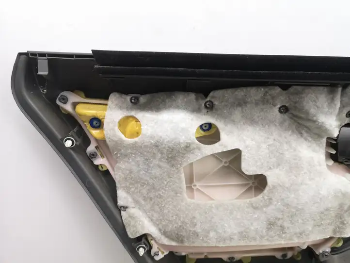 Toyota Prius (XW30) (2009 - 2015) 74815X1B02 Обшивка задней двери — фото 8