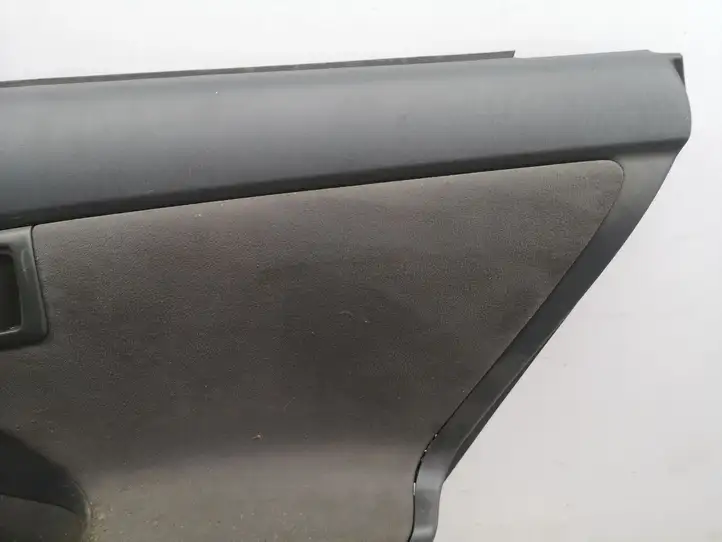 Toyota Prius (XW30) (2009 - 2015) 74815X1B02 Обшивка задней двери — фото 10
