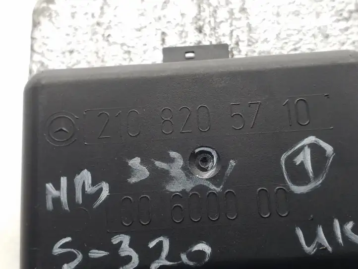Mercedes-Benz S W220 (1998 - 2006) 2108205710 Датчик дождя — фото 3