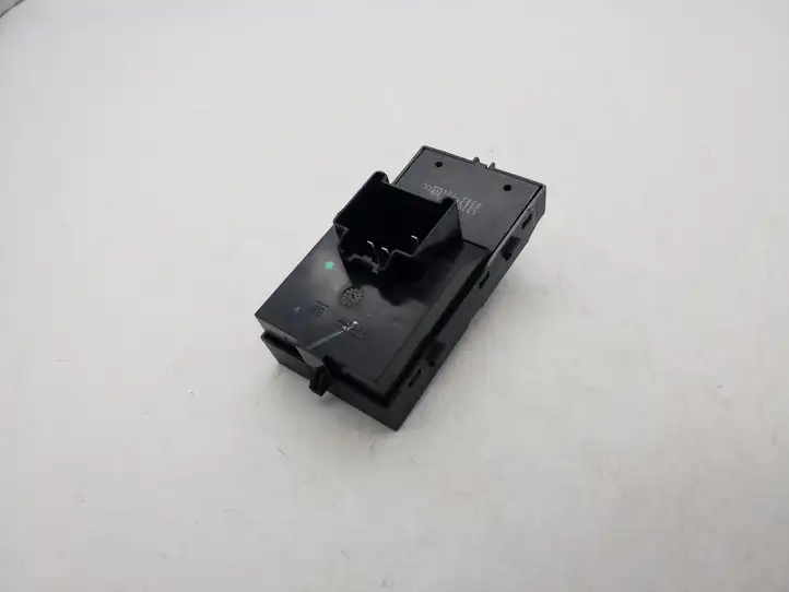 Buick Encore I (2012 - 2019) 13305370 Кнопка стеклоподъемников — фото 2