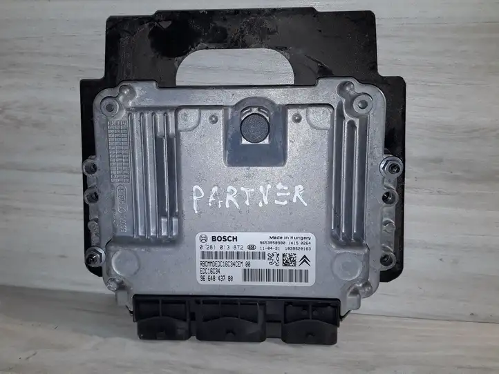 Peugeot Partner (2008 - 2012)  0281013872 Блок управления двигателя