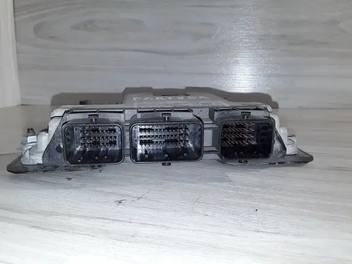Peugeot Partner (2008 - 2012)  0281013872 Блок управления двигателя