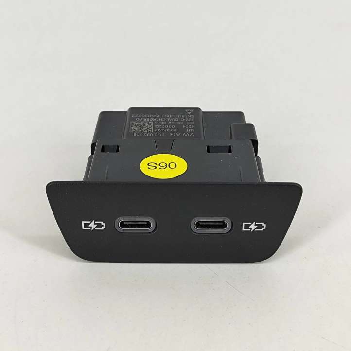 2G6035718 Volkswagen Golf VIII USB jungtis