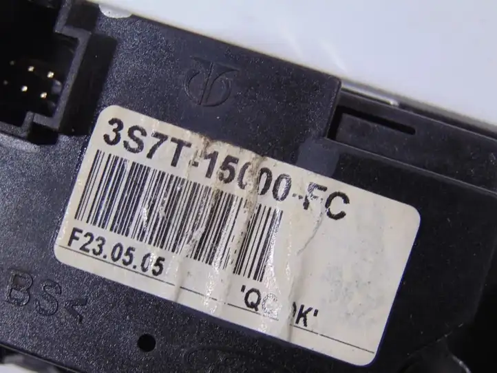 Ford Mondeo Mk III (2000 - 2007) 4S7T13A350AB Блок кнопок на панели — фото 7