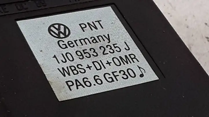 Volkswagen Golf IV (1998 - 2005) 1J0953235J Включатель аварийных фонарей — фото 3