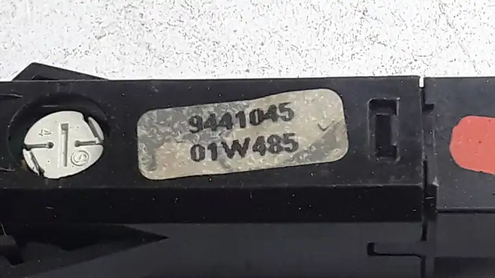 Volvo S60 (2000 - 2004) 9441045 Включатель аварийных фонарей — фото 3