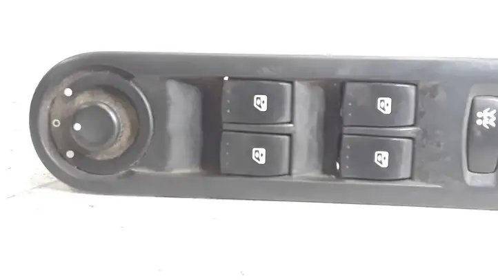 Renault Espace - Grand espace IV (2004 - 2014) 8200250650 Блок кнопок стеклоподъемников — фото 2