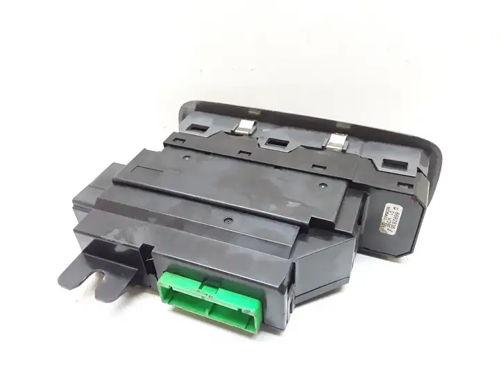 Volvo V70 (2000 - 2004) 8682836 Кнопка стеклоподъемников — фото 2
