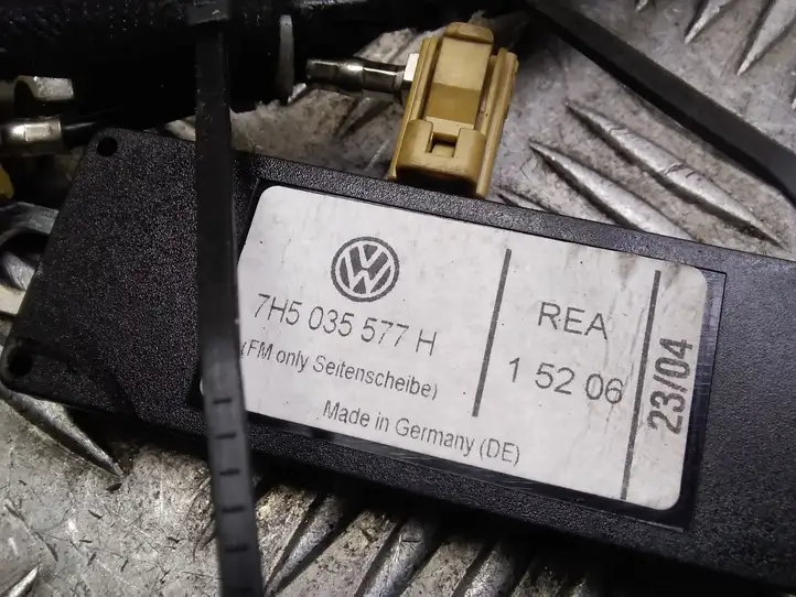 Volkswagen Multivan T5 (2003 - 2015) 7H5035577H Усилитель антенны — фото 2