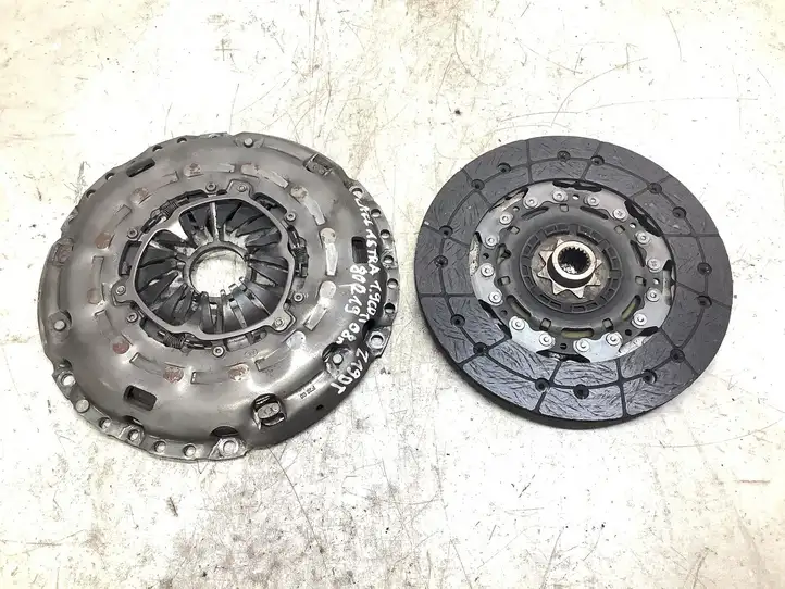 Opel Astra (2004 - 2009)  324039410 Комплект сцепления